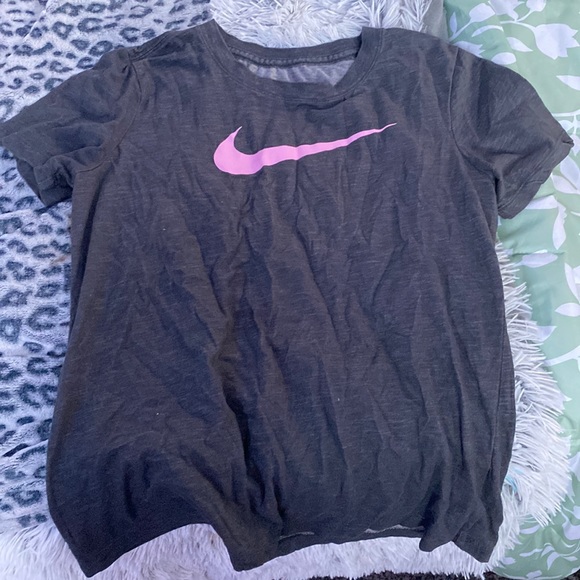 nike tee shirt - Picture 1 of 1